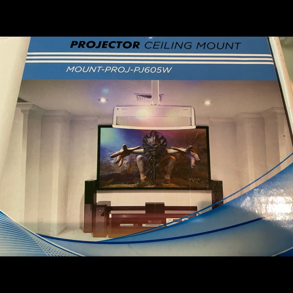 Projector ceiling mount